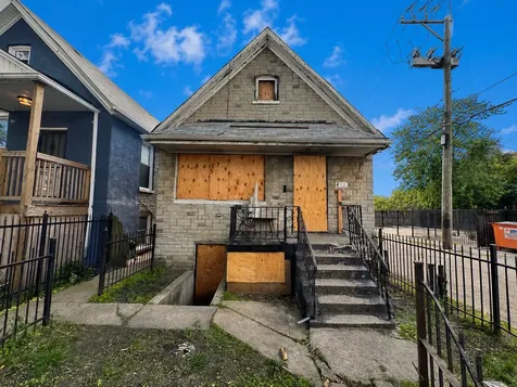 742 North Christiana Avenue Chicago IL 60624