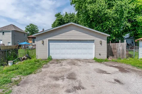 1430 18TH Street East Moline IL 61244