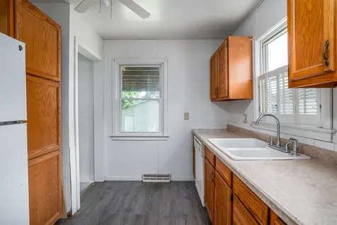 1430 18TH Street East Moline IL 61244