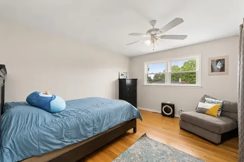 442 Courtesy Lane Des Plaines IL 60018