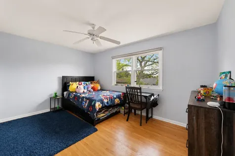 442 Courtesy Lane Des Plaines IL 60018