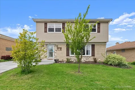 442 Courtesy Lane Des Plaines IL 60018