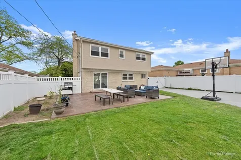 442 Courtesy Lane Des Plaines IL 60018