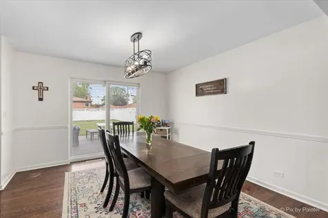 442 Courtesy Lane Des Plaines IL 60018