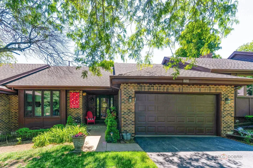 845 Brian Court Gurnee IL 60031