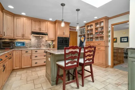 845 Brian Court Gurnee IL 60031