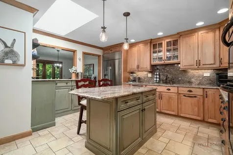 845 Brian Court Gurnee IL 60031