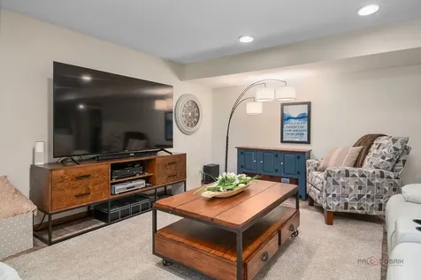845 Brian Court Gurnee IL 60031