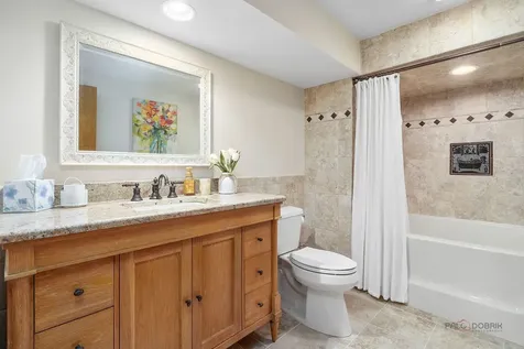 845 Brian Court Gurnee IL 60031