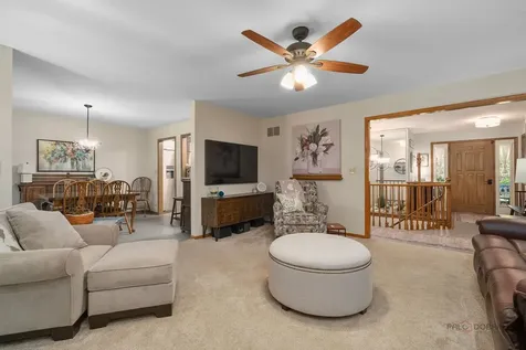 845 Brian Court Gurnee IL 60031
