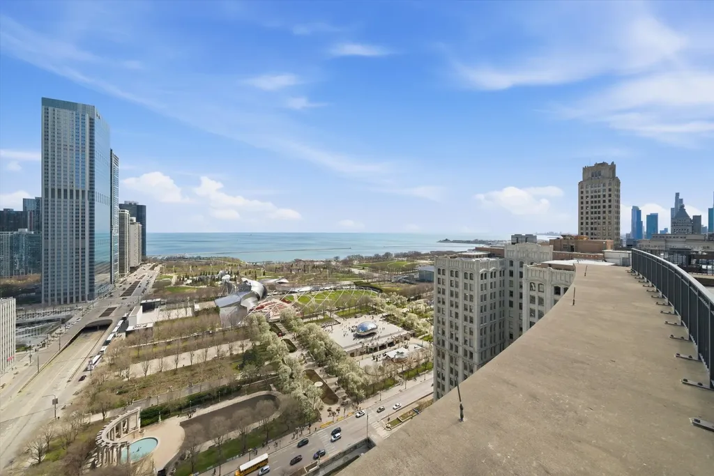 130 North Garland Court Chicago IL 60602