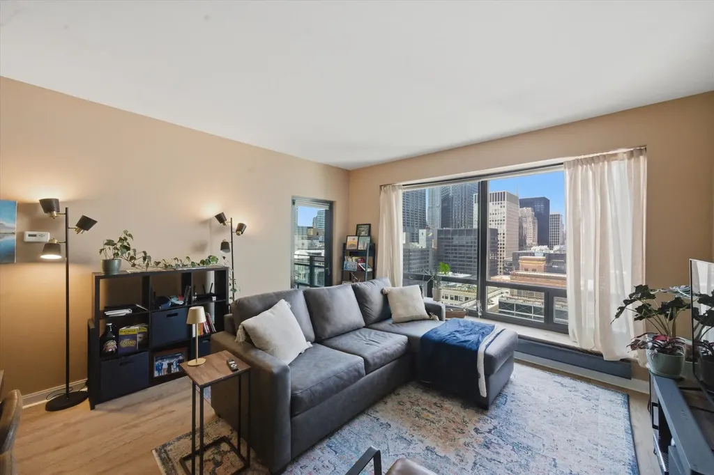 130 North Garland Court Chicago IL 60602
