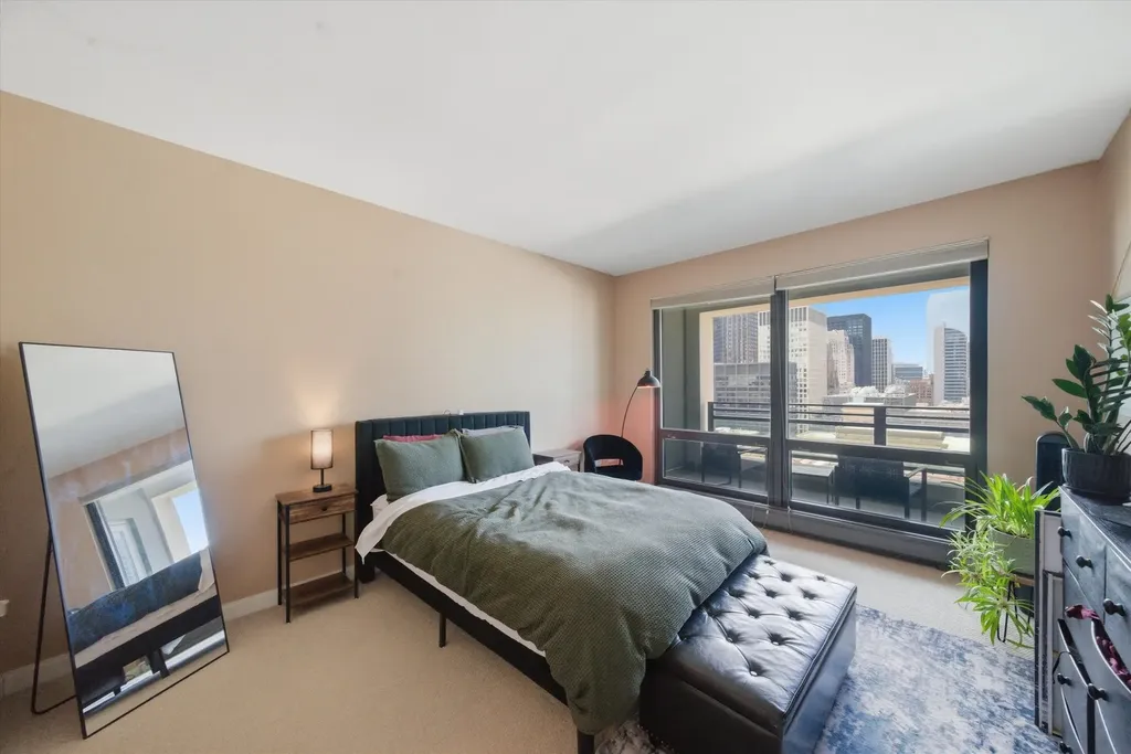 130 North Garland Court Chicago IL 60602