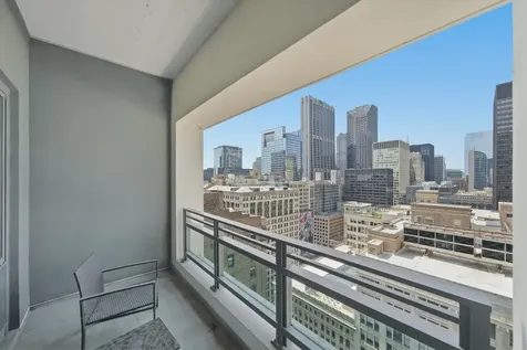 130 North Garland Court Chicago IL 60602