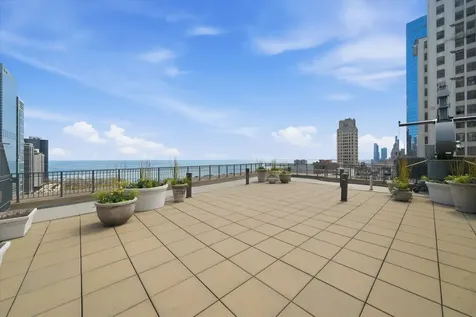130 North Garland Court Chicago IL 60602