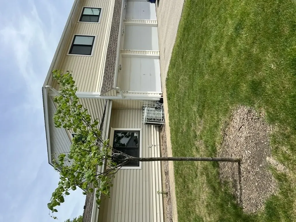 740 Edgelake Point Schaumburg IL 60194