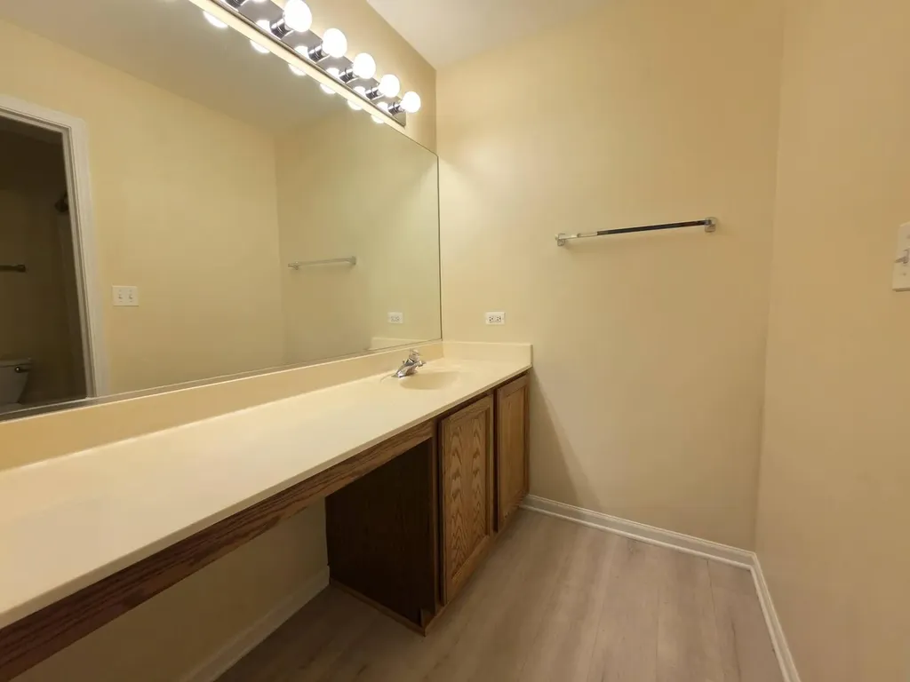 3045 Kentshire Circle Naperville IL 60564