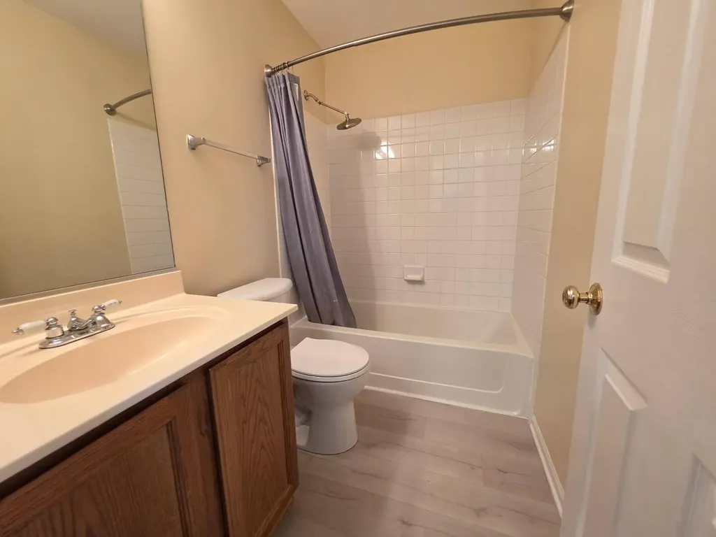 3045 Kentshire Circle Naperville IL 60564