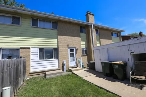 8029 West Lyons Street Niles IL 60714