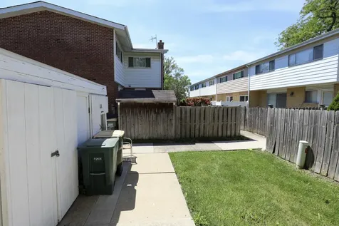 8029 West Lyons Street Niles IL 60714