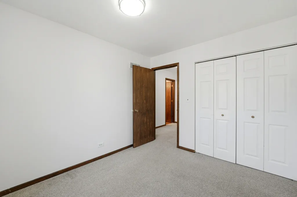 1343 Seabury Circle Carol Stream IL 60188