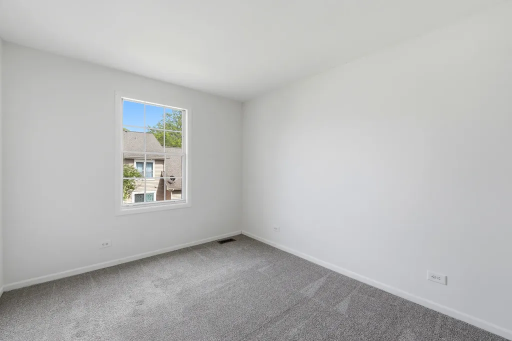 1343 Seabury Circle Carol Stream IL 60188