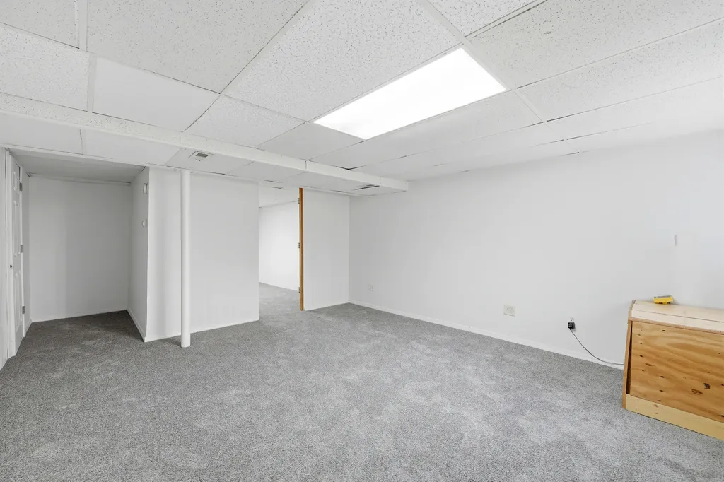 1343 Seabury Circle Carol Stream IL 60188