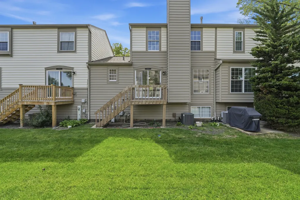 1343 Seabury Circle Carol Stream IL 60188
