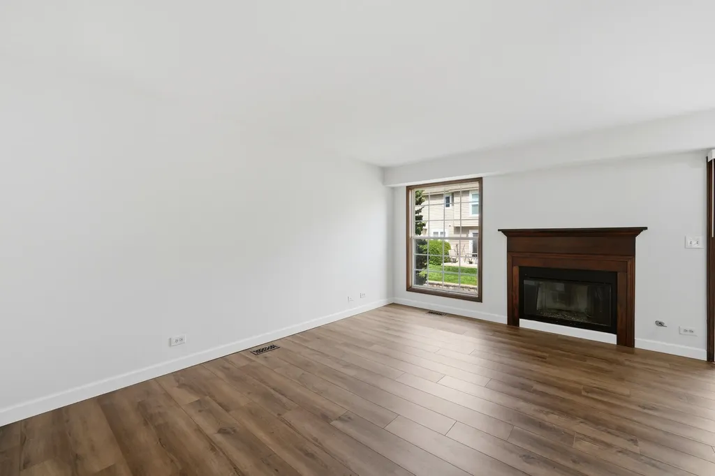 1343 Seabury Circle Carol Stream IL 60188