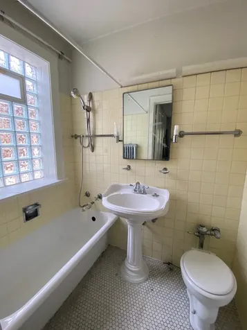 7434 North Seeley Avenue Chicago IL 60645