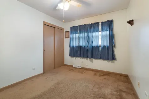 4821 West 105th Street Oak Lawn IL 60453