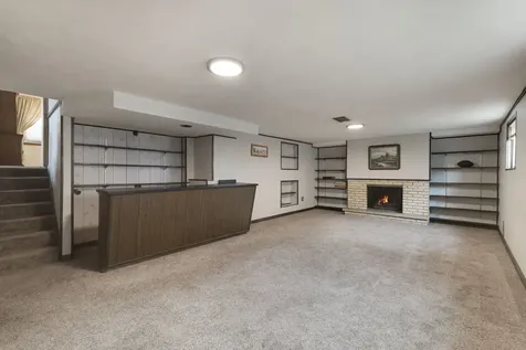 4821 West 105th Street Oak Lawn IL 60453