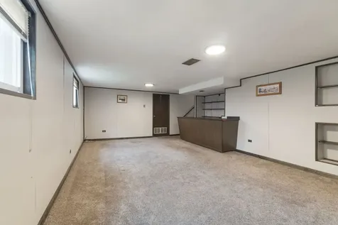 4821 West 105th Street Oak Lawn IL 60453