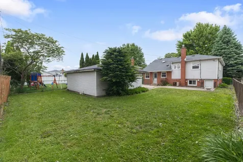 4821 West 105th Street Oak Lawn IL 60453
