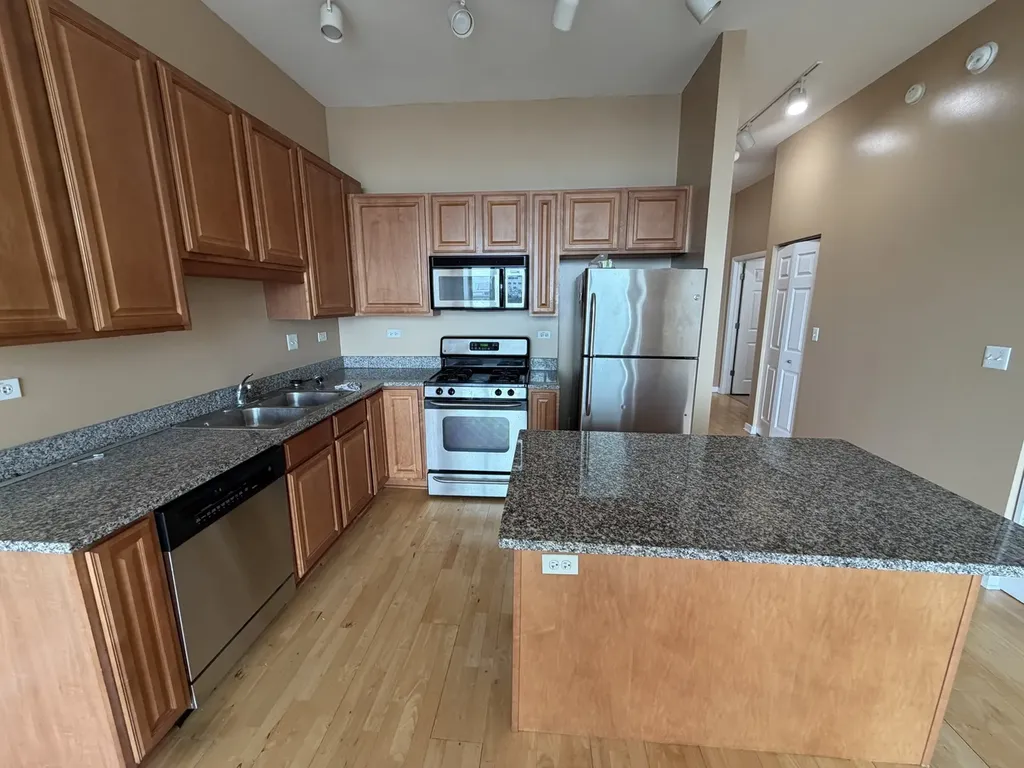 1600 South Indiana Avenue Chicago IL 60616