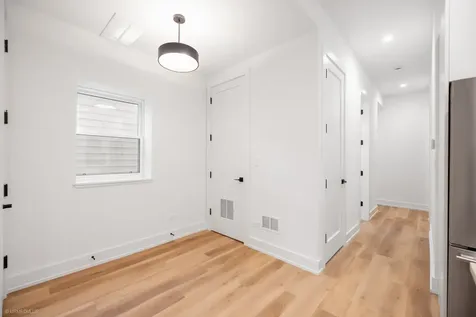 2113 North Kenmore Avenue Chicago IL 60614