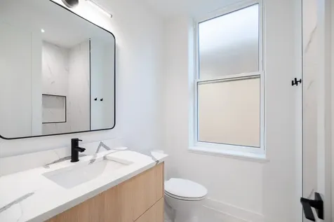 2113 North Kenmore Avenue Chicago IL 60614