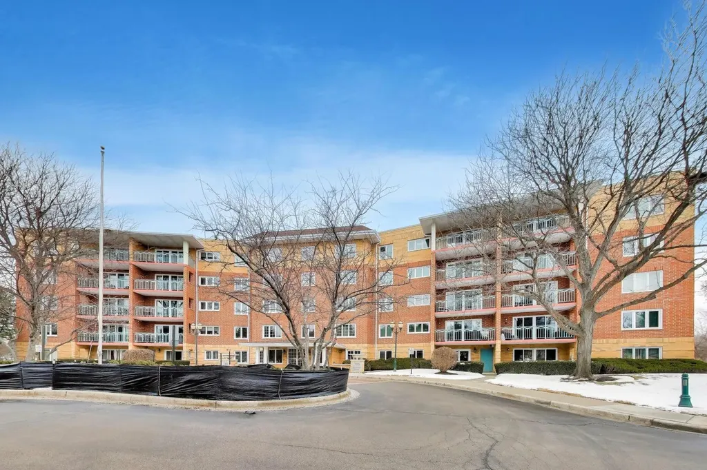 710 Creekside Drive Mount Prospect IL 60056