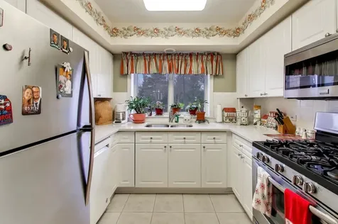 710 Creekside Drive Mount Prospect IL 60056