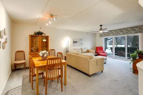 710 Creekside Drive Mount Prospect IL 60056
