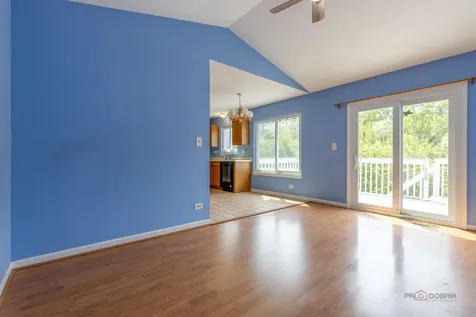1687 Templeton Court Mundelein IL 60060