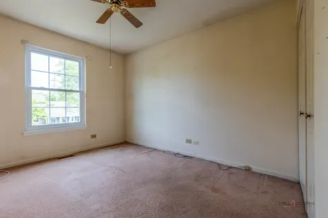1687 Templeton Court Mundelein IL 60060