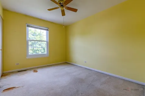 1687 Templeton Court Mundelein IL 60060