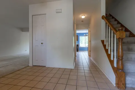 1687 Templeton Court Mundelein IL 60060
