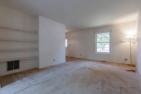 1687 Templeton Court Mundelein IL 60060