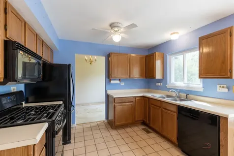 1687 Templeton Court Mundelein IL 60060