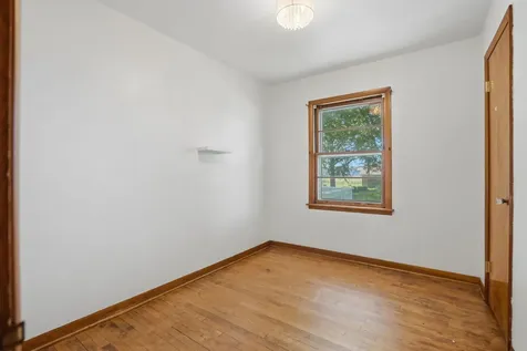 1009 38TH Avenue East Moline IL 61244
