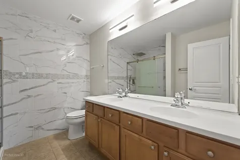 464 Valentine Way Oswego IL 60543