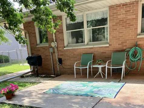 425 Crestmore Avenue Mattoon IL 61938