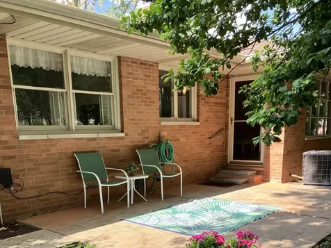425 Crestmore Avenue Mattoon IL 61938